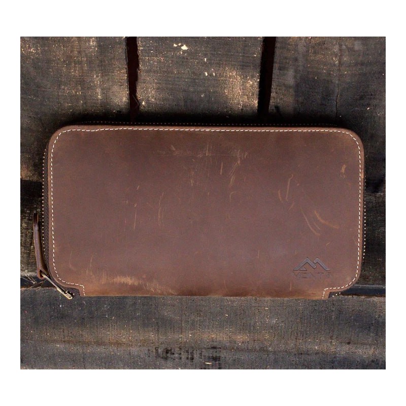 MONT5 Baltit Leather Passport Wallet